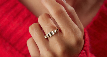 Yeni Yıla Işıltılı Bir Başlangıç: Kartepe Kuyumculuk’ta Özel İndirim Fırsatları