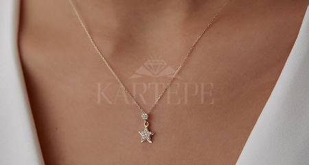 Minimal Altın Takı Modelleri: Zamansız Şıklığın En Saf Hali