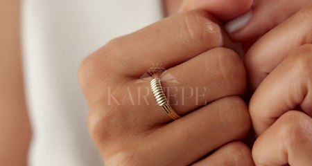 Kadınlar Günü İçin Altın Hediye Önerileri: 8 Mart’ta Anlamlı ve Kalıcı Bir Seçim Yapın