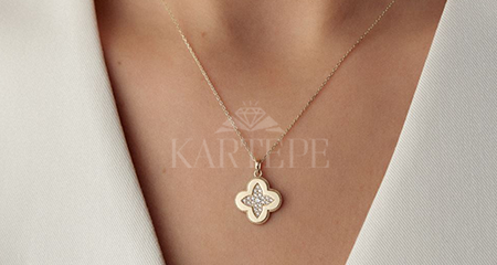 Kadınlar Günü İçin Altın Kolye Seçimi ve Fiyatları: Zarif Hediyenin En Değerli Hali