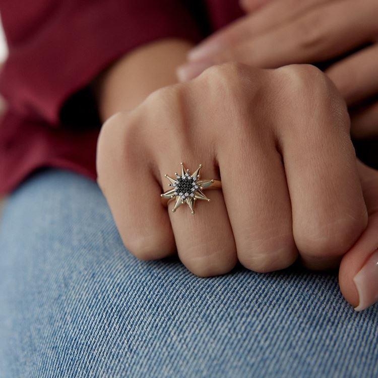 Yıldız Tasarım Beyaz Ve Siyah Taşlı Yüzük