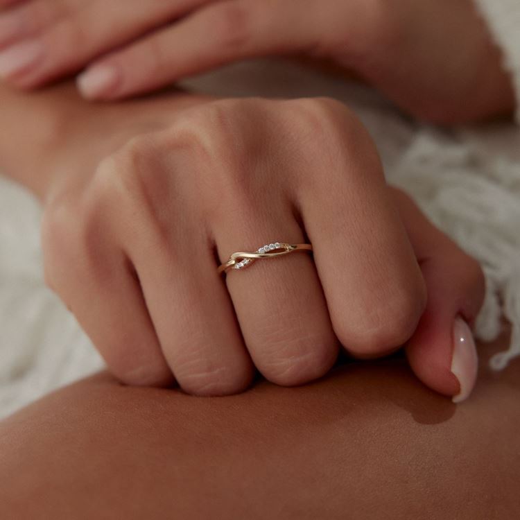 Sonsuz Taşlı Yüzük