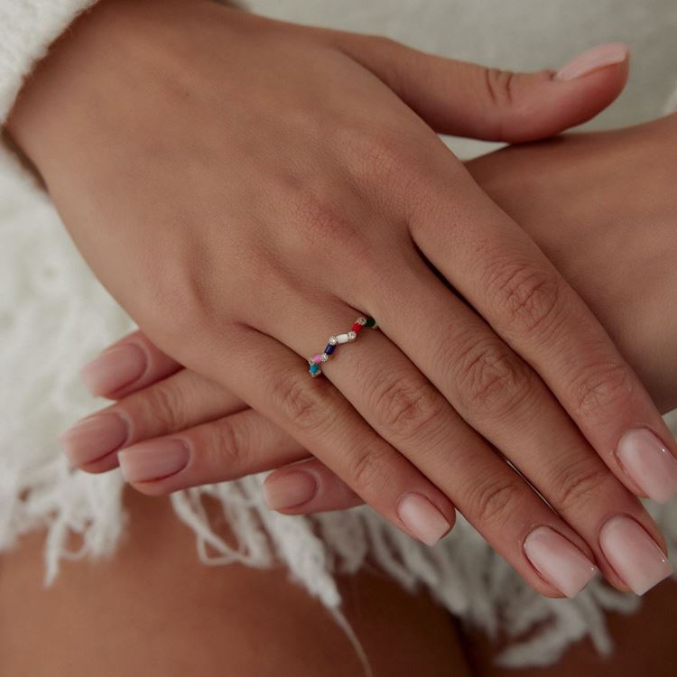 Renkli Çubuk Nokta Taşlı Tasarım Yüzük