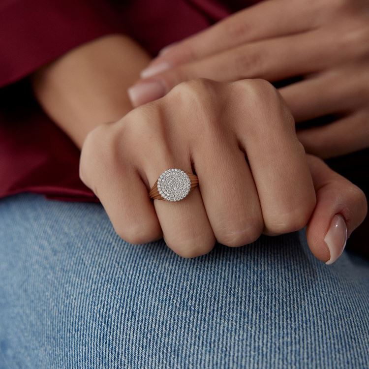 Oval Çizgi Tasarım Oval Taşlı Yüzük