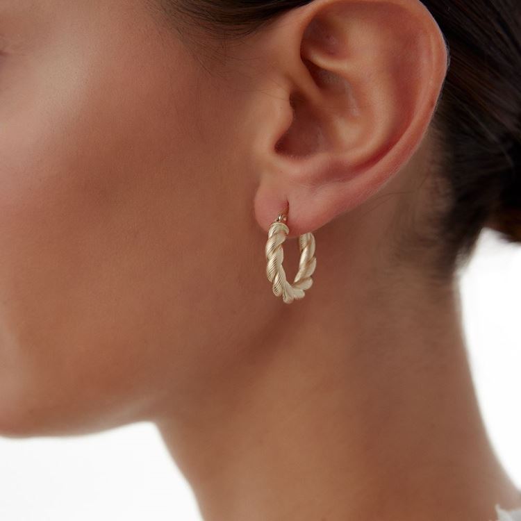 Sade Kıvrımlı Çizgi Halka Küpe