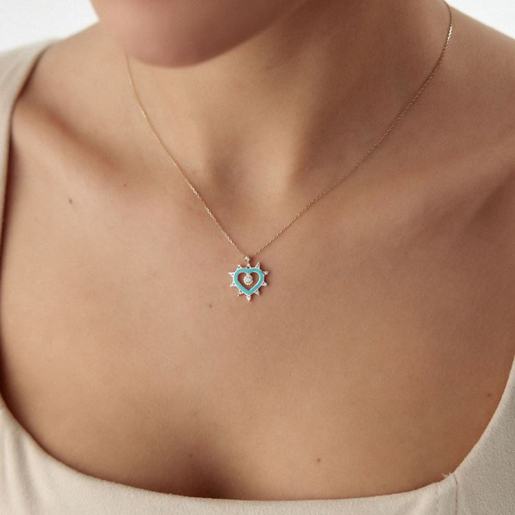 Mineli Taşlı Kalpli Kolye