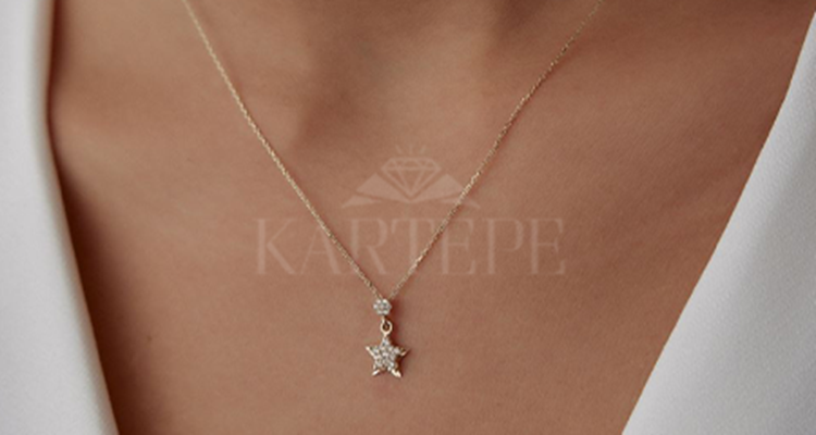 Minimal Altın Takı Modelleri: Zamansız Şıklığın En Saf Hali