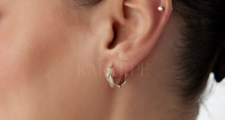 Anlamlı Sevgililer Günü Hediyesi Arayanlar İçin Altının Zamansız Şıklığı