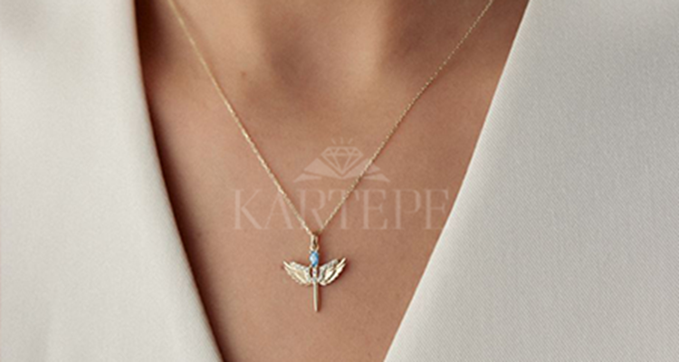 Kadınlar Günü Altın Hediyesi: 8 Mart İçin En Anlamlı ve Kalıcı Hediye Rehberi